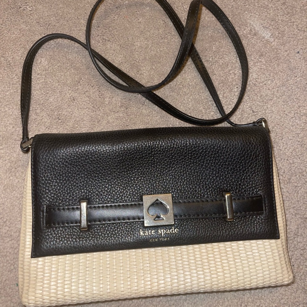 Cleaning out my closet. Never used Kate Spade purse.